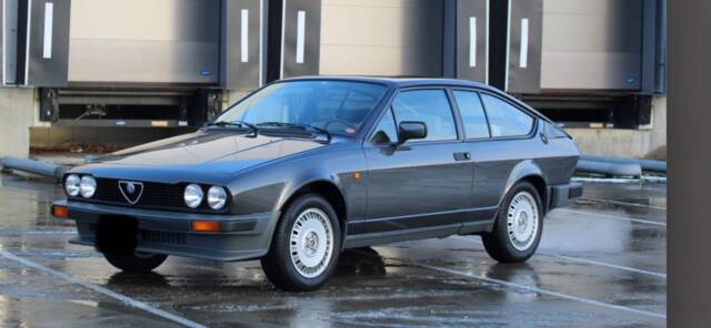 Image 1/21 of Alfa Romeo GTV 2.0 (1982)