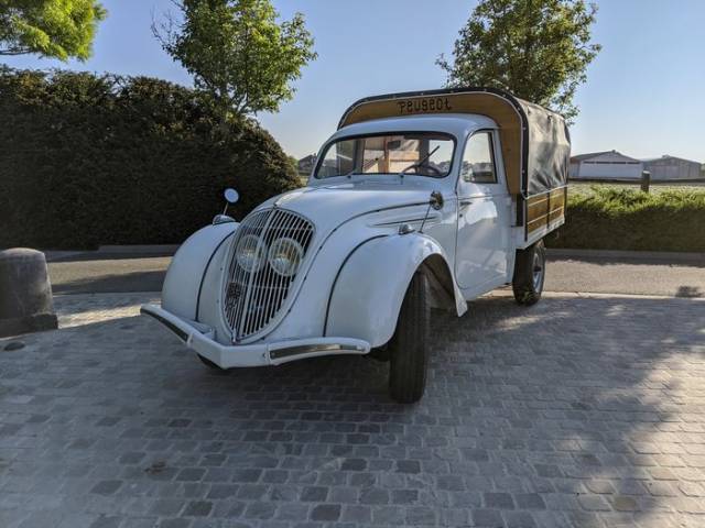 Imagen 1/9 de Peugeot 202 UH (1948)