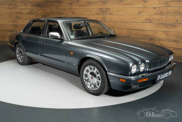 Image 1/5 de Daimler Six (1995)