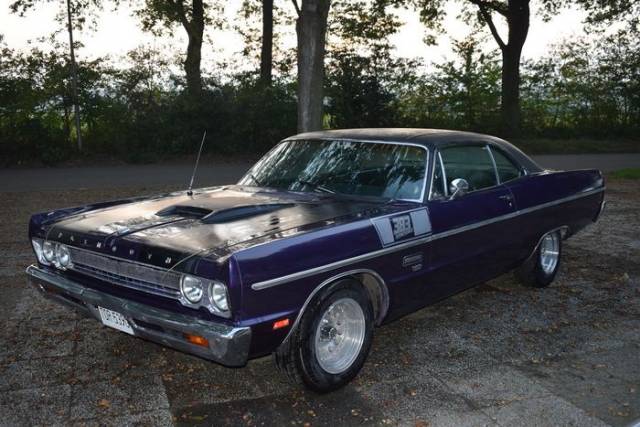 Image 1/9 of Plymouth Fury III (1969)