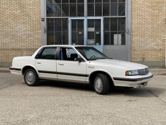Bild 1/17 von Oldsmobile Cutlass Ciera (1991)