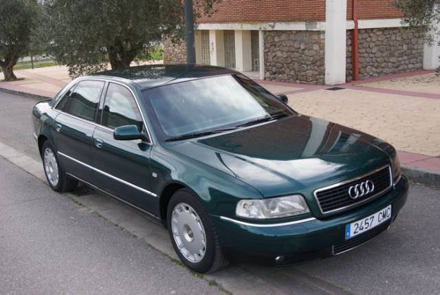 Image 1/9 of Audi A8 4.2 quattro (2003)