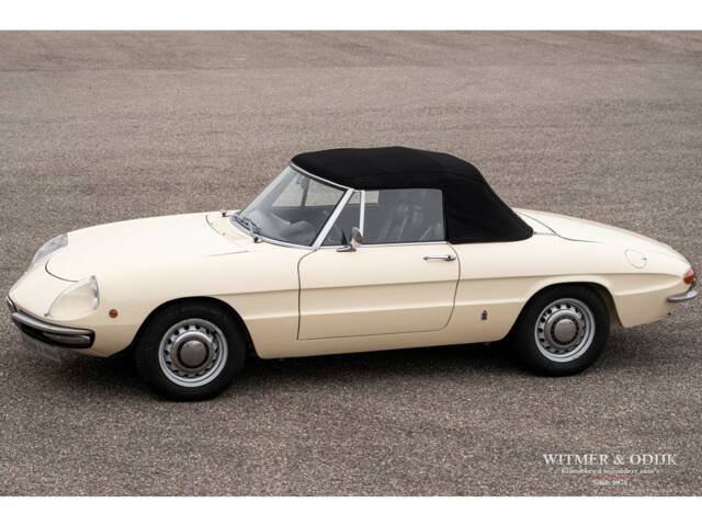 Image 1/24 de Alfa Romeo 1300 Spider Junior (1969)