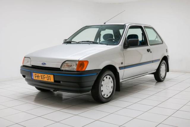 Image 1/7 de Ford Fiesta 1.1 (1992)