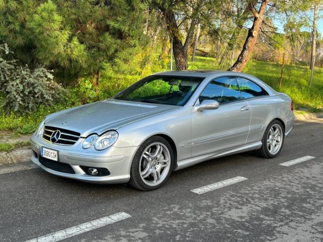 Immagine 1/7 di Mercedes-Benz CLK 55 AMG (2003)
