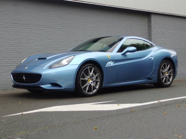 Bild 1/49 von Ferrari California (2010)