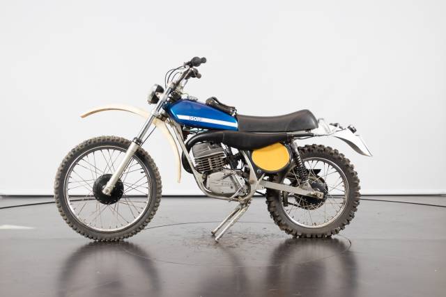 Bild 1/17 von Gori DUMMY (1975)