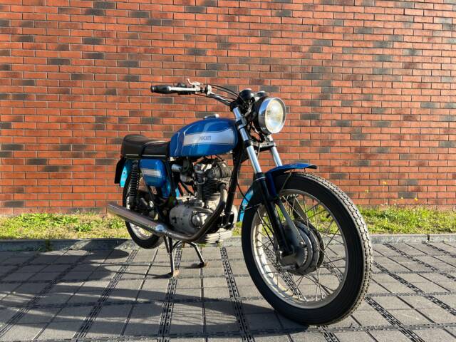 Afbeelding 1/20 van Ducati DUMMY (1970)