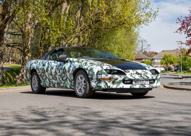 Image 1/15 of Chevrolet Camaro Z28 (1994)
