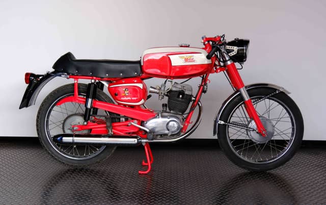 Image 1/61 of Moto Morini Corsaro 150 (1968)