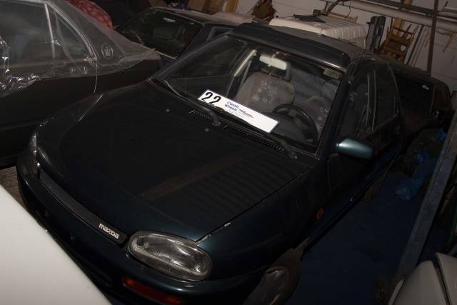 Image 1/4 de Mazda 121 1.3 (1994)