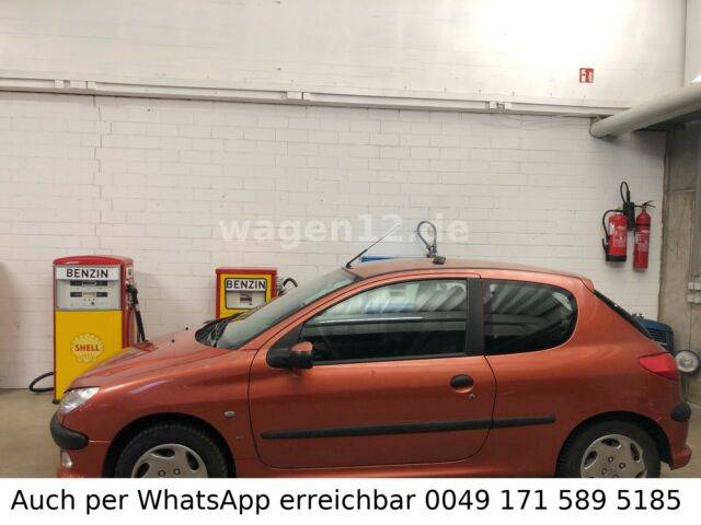 Bild 1/12 von Peugeot 206 1.6 (2000)