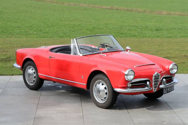 Immagine 1/50 di Alfa Romeo Giulia 1600 Spider Veloce (1965)