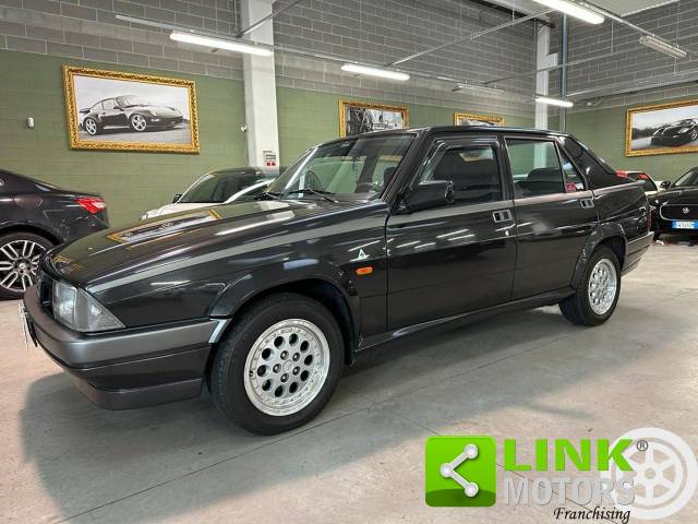 Bild 1/9 von Alfa Romeo 75 2.0 Twin Spark (1992)