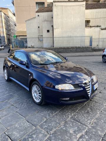 Imagen 1/26 de Alfa Romeo GT 1.9 JTD (2005)