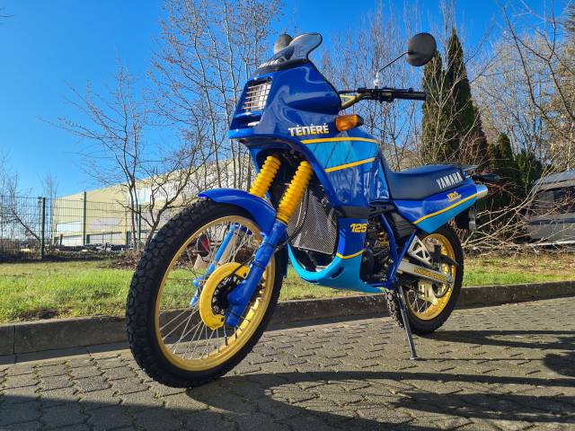 Image 1/17 of Yamaha DUMMY (1987)