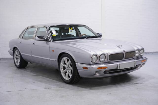 Bild 1/8 von Jaguar XJR 4.0 (2000)
