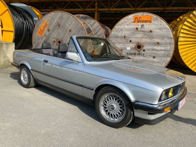 Image 1/6 de BMW 325i (1990)