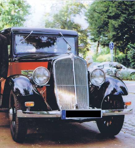 Image 1/6 of Renault Monaquatre (1933)