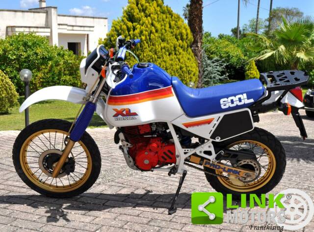 Imagen 1/10 de Honda DUMMY (1986)