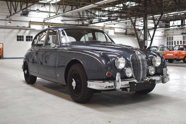 Image 1/39 of Jaguar Mk II 3.8 (1960)
