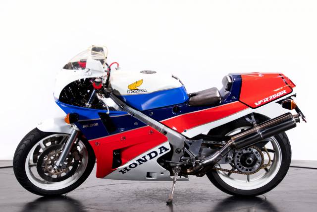 Image 1/17 of Honda DUMMY (1988)