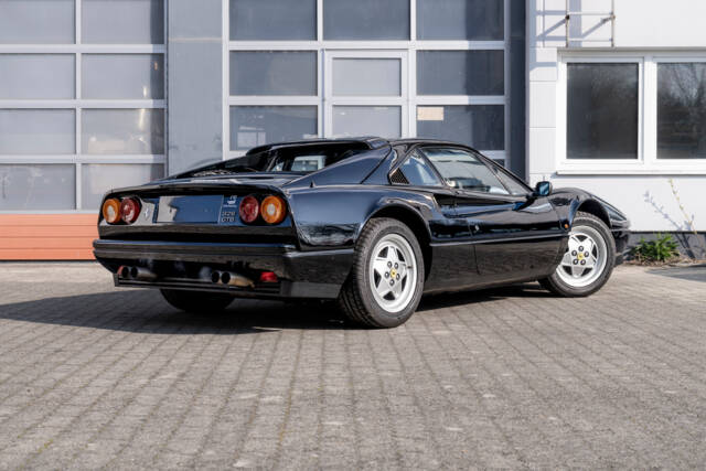 Imagen 1/17 de Ferrari 328 GTB (1988)