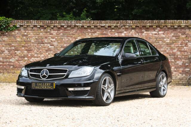 Image 1/50 of Mercedes-Benz C 63 AMG (2012)
