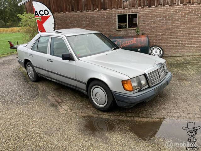 Bild 1/41 von Mercedes-Benz 300 D (1987)
