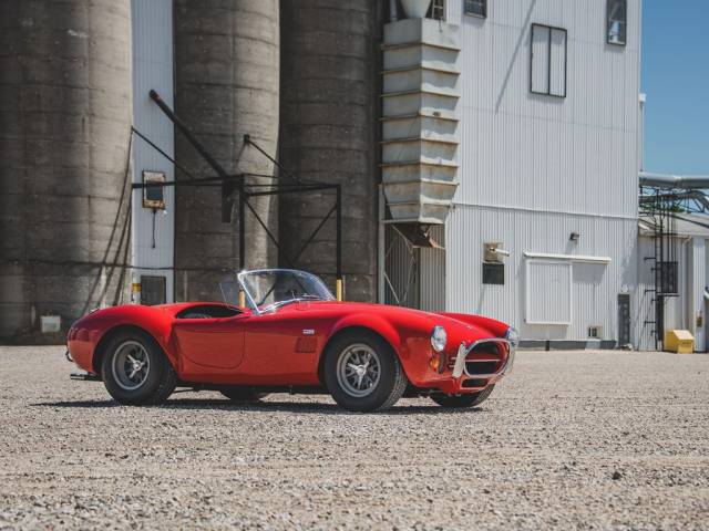Immagine 1/50 di AC Cobra 427 (1966)