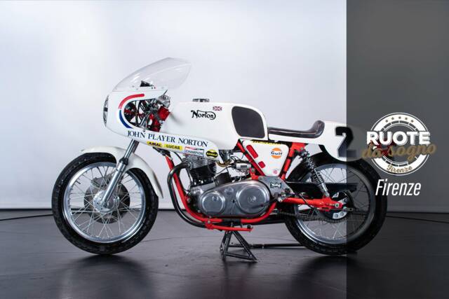 Image 1/50 de Norton DUMMY (1973)