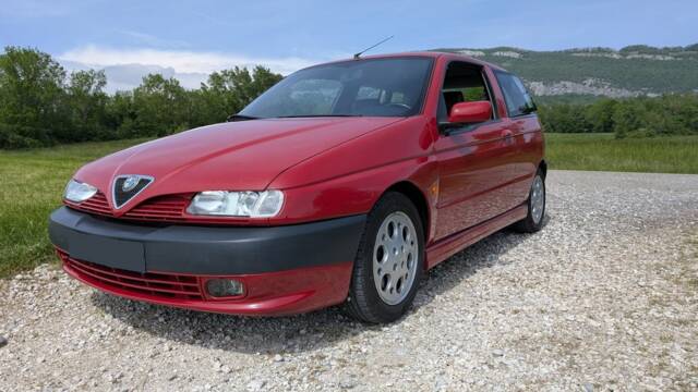 Bild 1/8 von Alfa Romeo 145 1.4 T. Spark (1997)