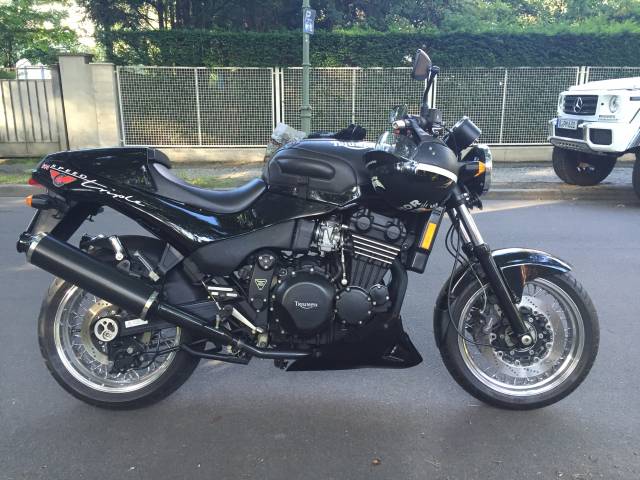 Speed Triple Black