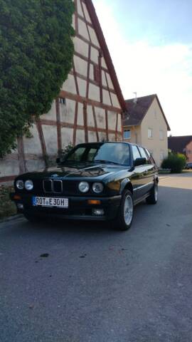 Image 1/24 of BMW 325i Touring (1989)