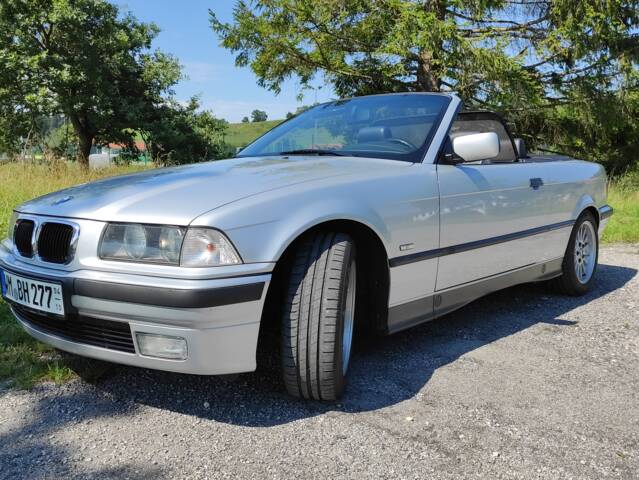 Bild 1/18 von BMW 320i (1998)