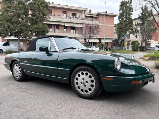 Bild 1/8 von Alfa Romeo 1.6 Spider (1991)