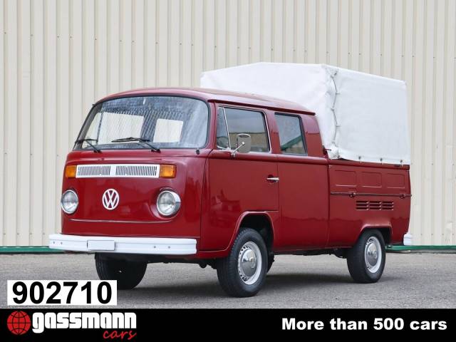 Bild 1/15 von Volkswagen T2b Pritsche DoKa (1973)