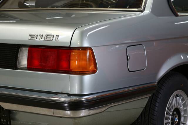 Bild 1/22 von BMW 318i (1981)