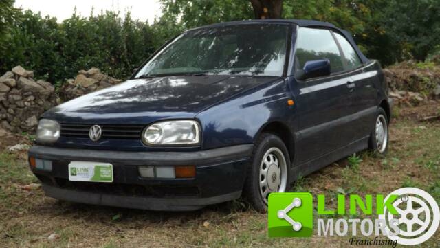 Image 1/10 of Volkswagen Golf III Cabrio 1.6 (1996)