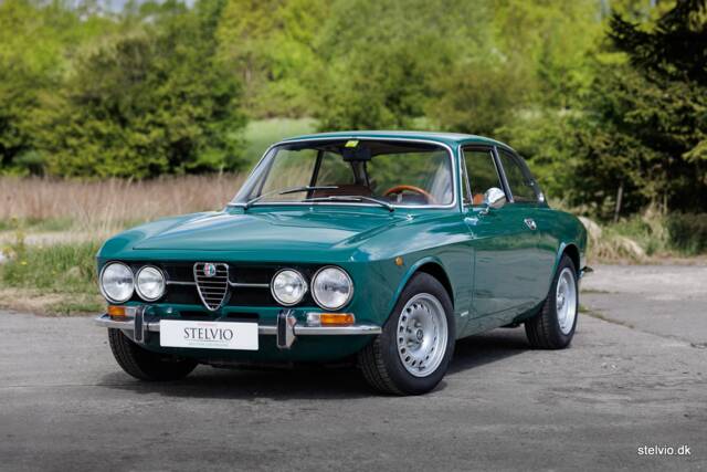 Bild 1/39 von Alfa Romeo 1750 GT Veloce (1971)