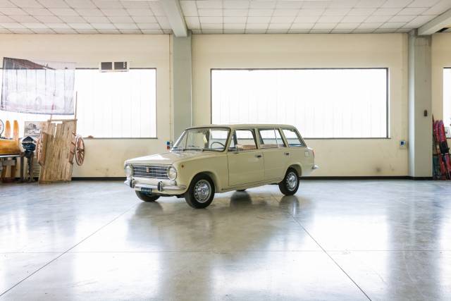 Immagine 1/20 di FIAT 124 Familiare (1974)