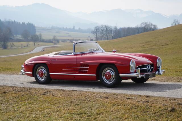 Image 1/12 of Mercedes-Benz 300 SL Roadster (1963)