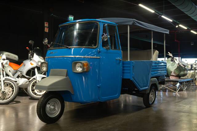 Image 1/29 of Piaggio Vespa APE 600 MP (1976)