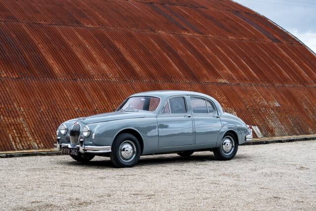 Image 1/47 of Jaguar 3.4 Litre (1958)
