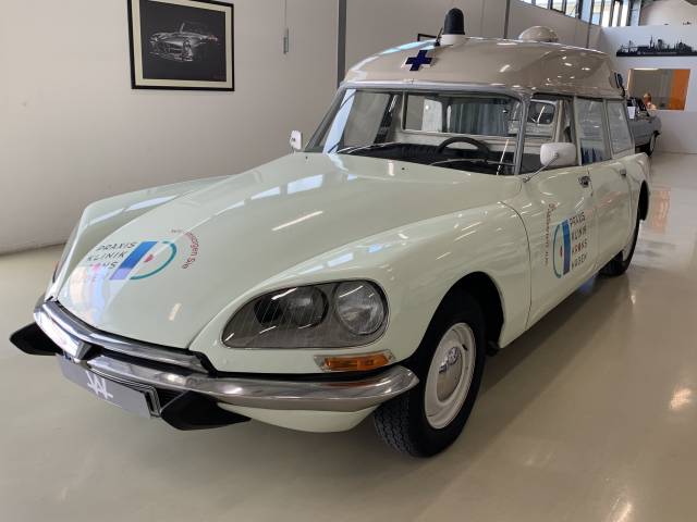 Bild 1/30 von Citroën DS 20 Break (1973)