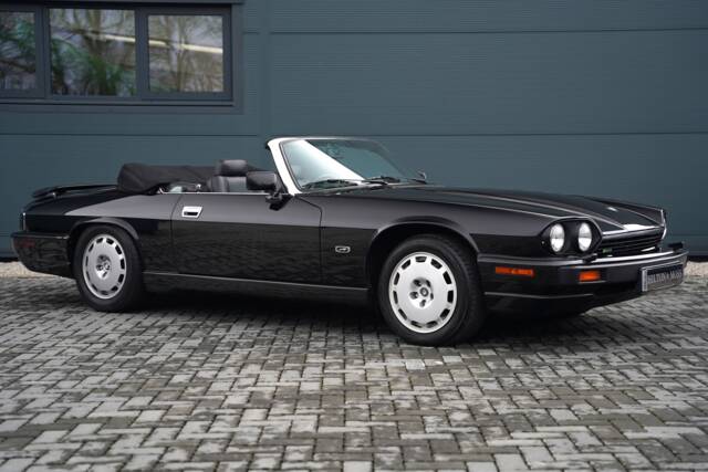 Bild 1/50 von Jaguar XJS 6.0 V12 (1993)