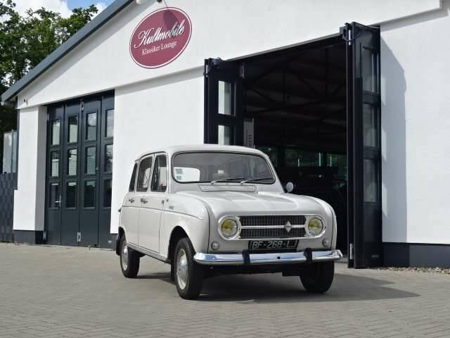 Image 1/49 of Renault R 4 (1968)