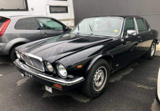 Image 1/6 de Jaguar XJ 6 4.2 (1979)
