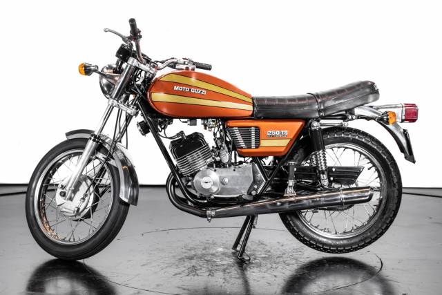 Afbeelding 1/30 van Moto Guzzi DUMMY (1975)
