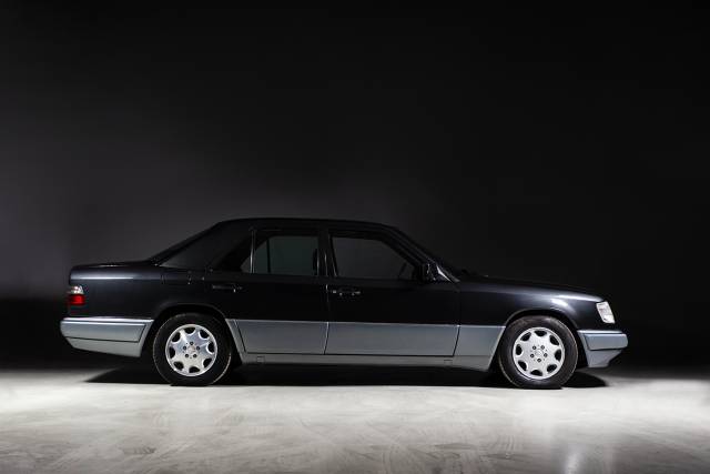 Bild 1/30 von Mercedes-Benz E 280 (1994)